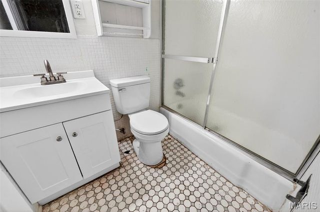 2195 Somerset Drive, Florissant, MO 63033