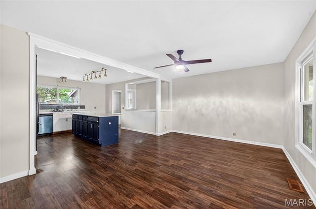 2195 Somerset Drive, Florissant, MO 63033