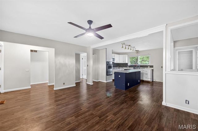 2195 Somerset Drive, Florissant, MO 63033