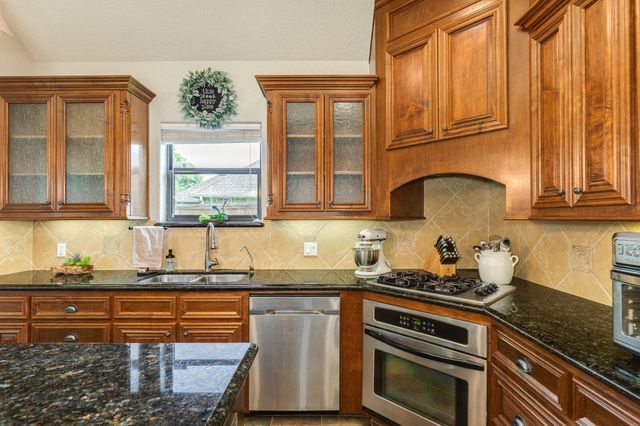 4913 Hickory Lane, Bay City, TX 77414