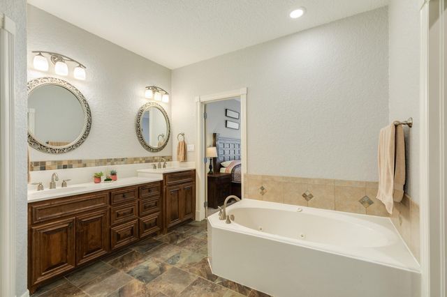 4913 Hickory Lane, Bay City, TX 77414