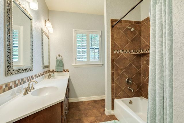 4913 Hickory Lane, Bay City, TX 77414