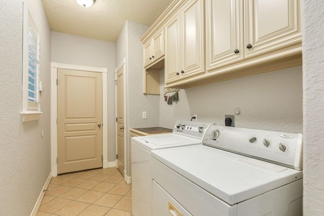 4913 Hickory Lane, Bay City, TX 77414