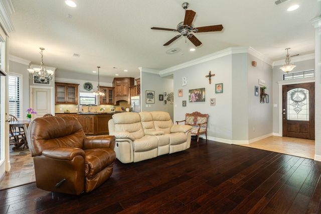 4913 Hickory Lane, Bay City, TX 77414