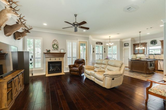 4913 Hickory Lane, Bay City, TX 77414