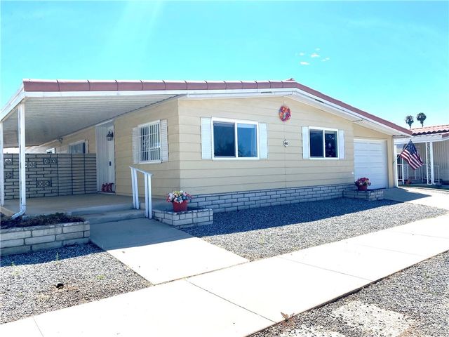 1053 W Johnston Avenue, Hemet, CA 92543