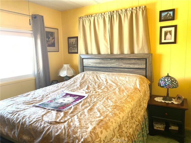 1053 W Johnston Avenue, Hemet, CA 92543