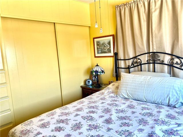 1053 W Johnston Avenue, Hemet, CA 92543