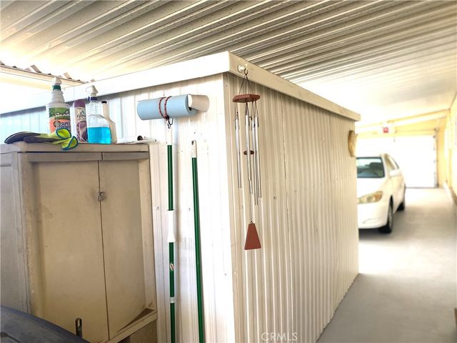 1053 W Johnston Avenue, Hemet, CA 92543
