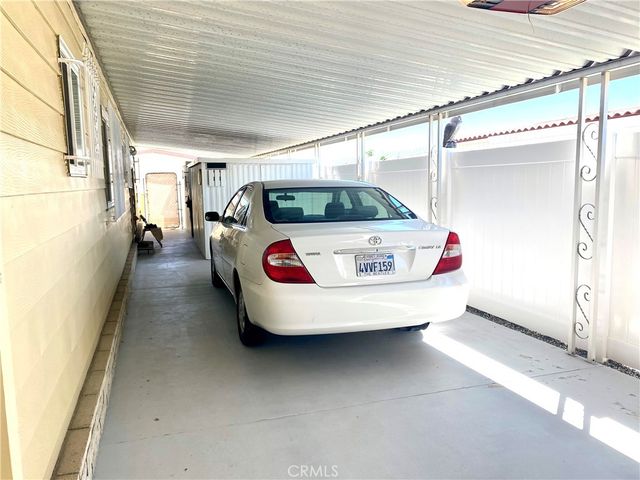 1053 W Johnston Avenue, Hemet, CA 92543