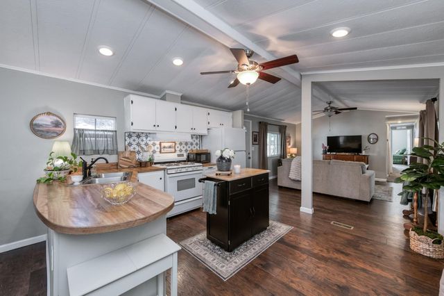 8701 Highway 41 SPC49, Fresno, CA 93720