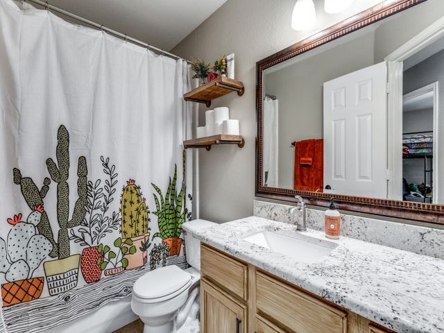 716 Fox Run Trail, Saginaw, TX 76179