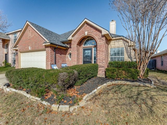 716 Fox Run Trail, Saginaw, TX 76179