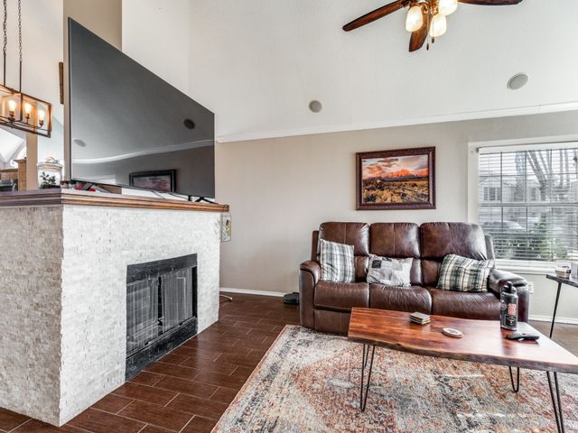 716 Fox Run Trail, Saginaw, TX 76179