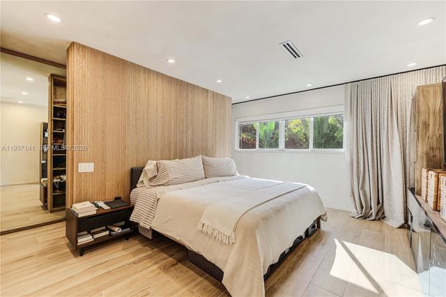 254 NW 43rd St, Miami, FL 33127