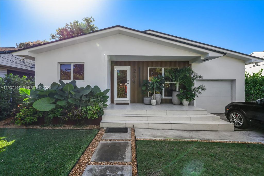 254 NW 43rd St, Miami, FL 33127