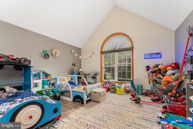 1187 MANZANEDO RD, East Stroudsburg, PA 18302