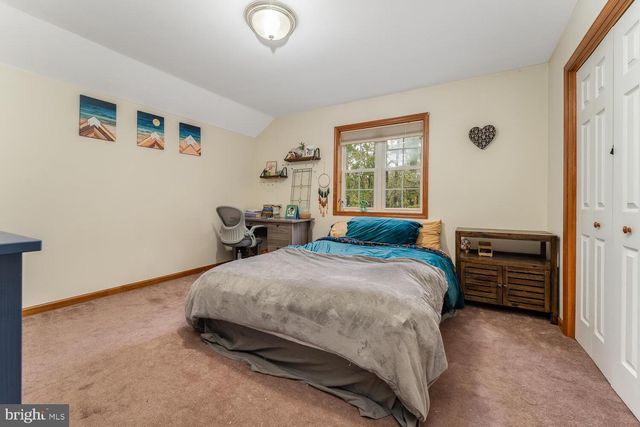 1187 MANZANEDO RD, East Stroudsburg, PA 18302