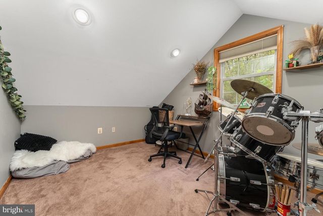 1187 MANZANEDO RD, East Stroudsburg, PA 18302