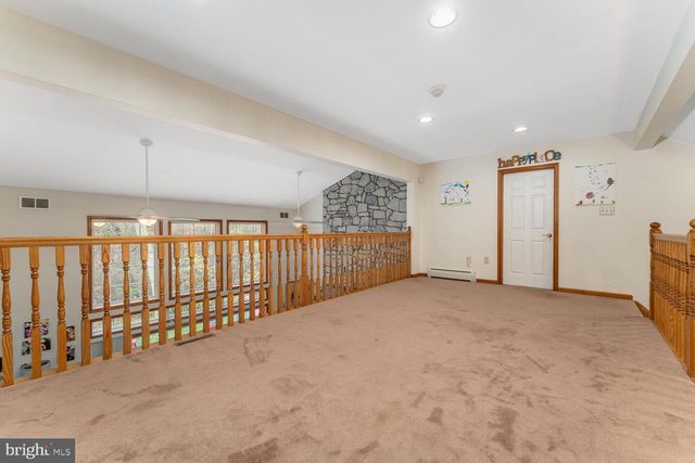 1187 MANZANEDO RD, East Stroudsburg, PA 18302