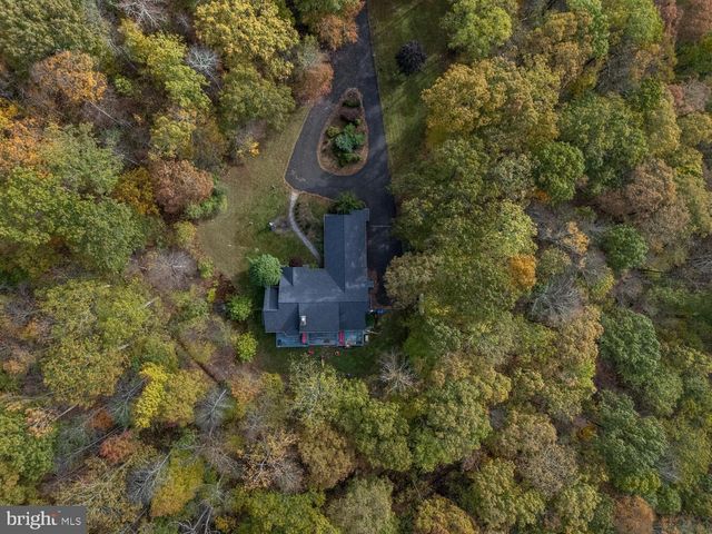 1187 MANZANEDO RD, East Stroudsburg, PA 18302