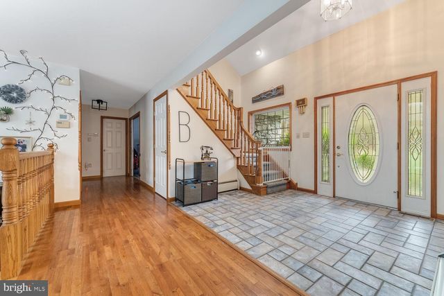 1187 MANZANEDO RD, East Stroudsburg, PA 18302