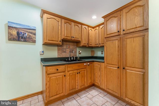 1187 MANZANEDO RD, East Stroudsburg, PA 18302