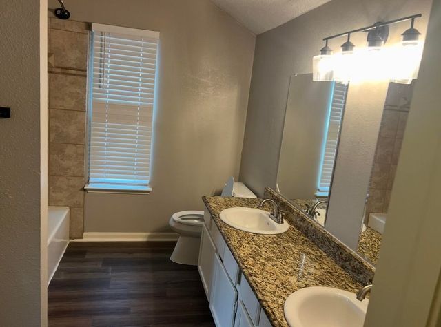 2462 Claremont Drive, Grand Prairie, TX 75052