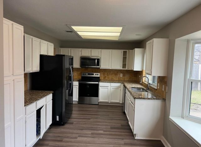 2462 Claremont Drive, Grand Prairie, TX 75052