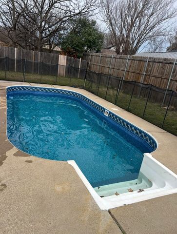 2462 Claremont Drive, Grand Prairie, TX 75052