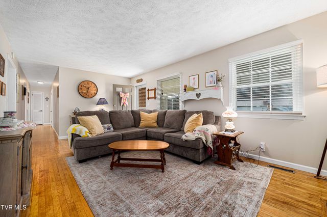 2409 Circleview Drive, Johnson City, TN 37604