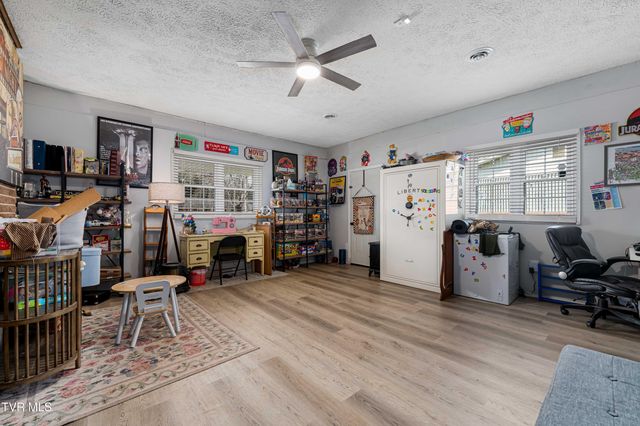 2409 Circleview Drive, Johnson City, TN 37604