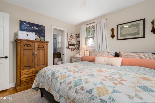 2409 Circleview Drive, Johnson City, TN 37604