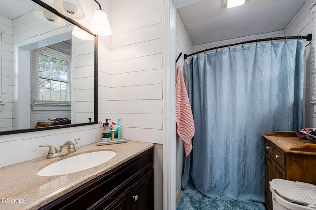 2409 Circleview Drive, Johnson City, TN 37604