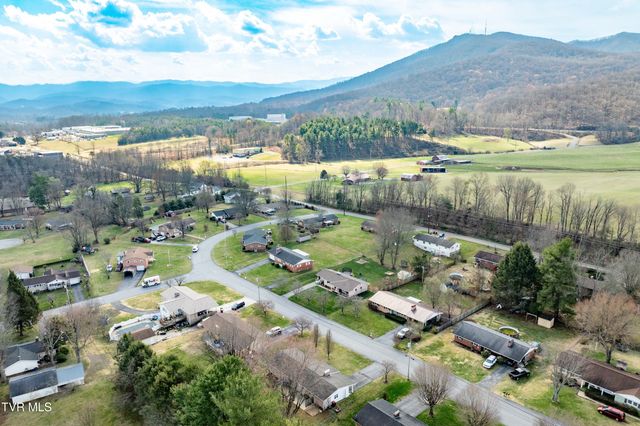 2409 Circleview Drive, Johnson City, TN 37604