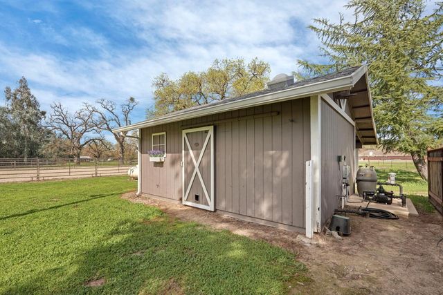 236 Creekview Ln, Wallace, CA 95254