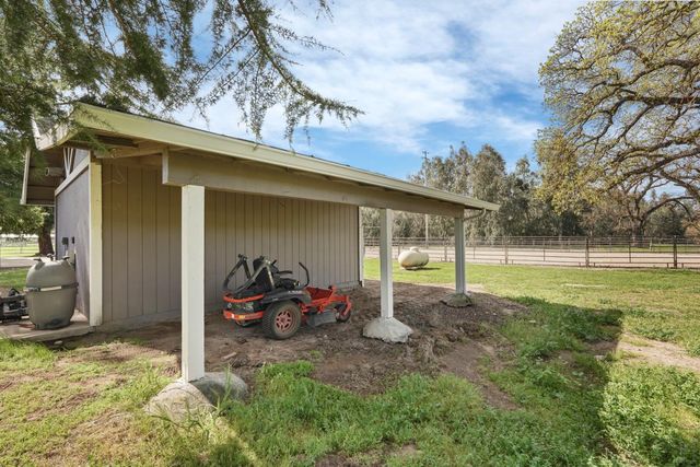 236 Creekview Ln, Wallace, CA 95254