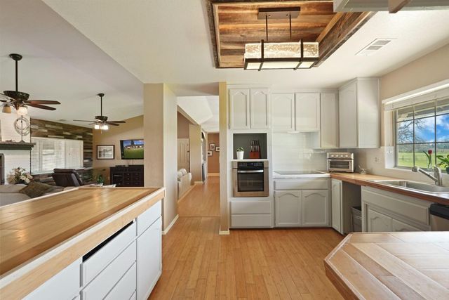 236 Creekview Ln, Wallace, CA 95254