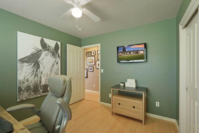 236 Creekview Ln, Wallace, CA 95254