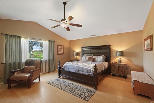 236 Creekview Ln, Wallace, CA 95254