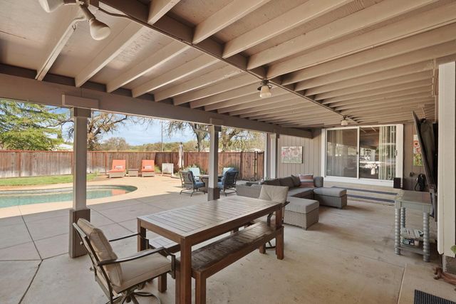 236 Creekview Ln, Wallace, CA 95254