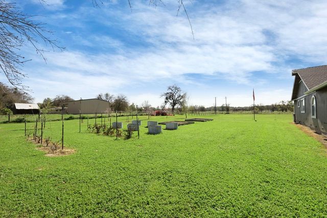 236 Creekview Ln, Wallace, CA 95254