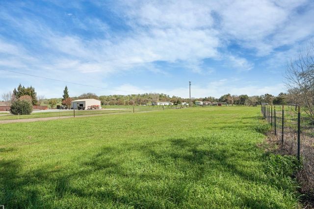 236 Creekview Ln, Wallace, CA 95254