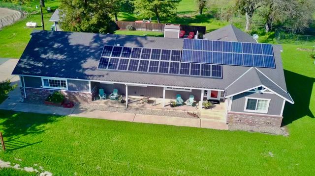 236 Creekview Ln, Wallace, CA 95254