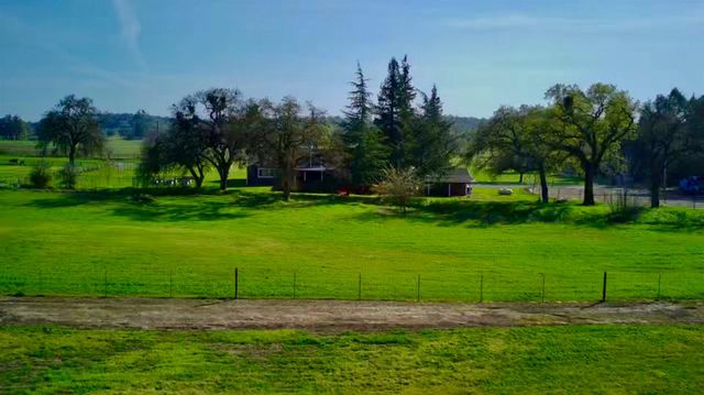 236 Creekview Ln, Wallace, CA 95254