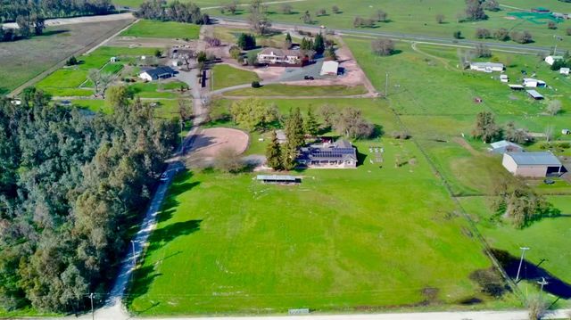 236 Creekview Ln, Wallace, CA 95254