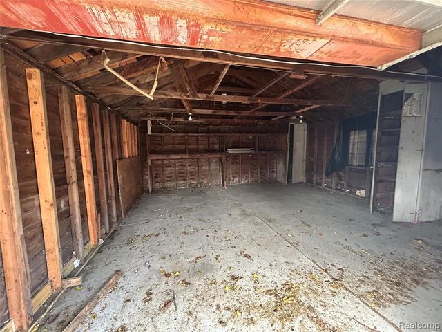 17697 Olympia, Redford, MI 48240