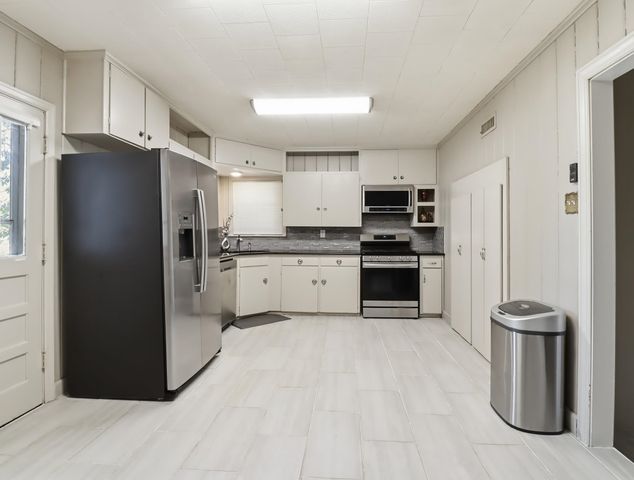 2 COVINGTON DR, Longview, TX 75602