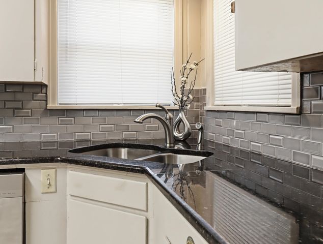 2 COVINGTON DR, Longview, TX 75602