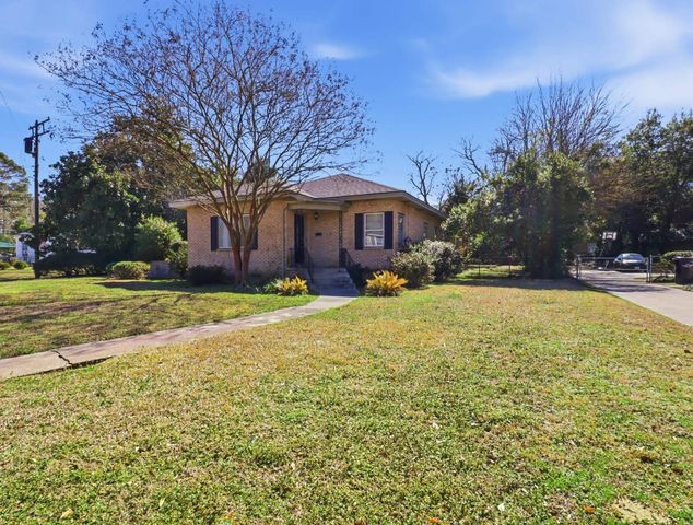 2 COVINGTON DR, Longview, TX 75602